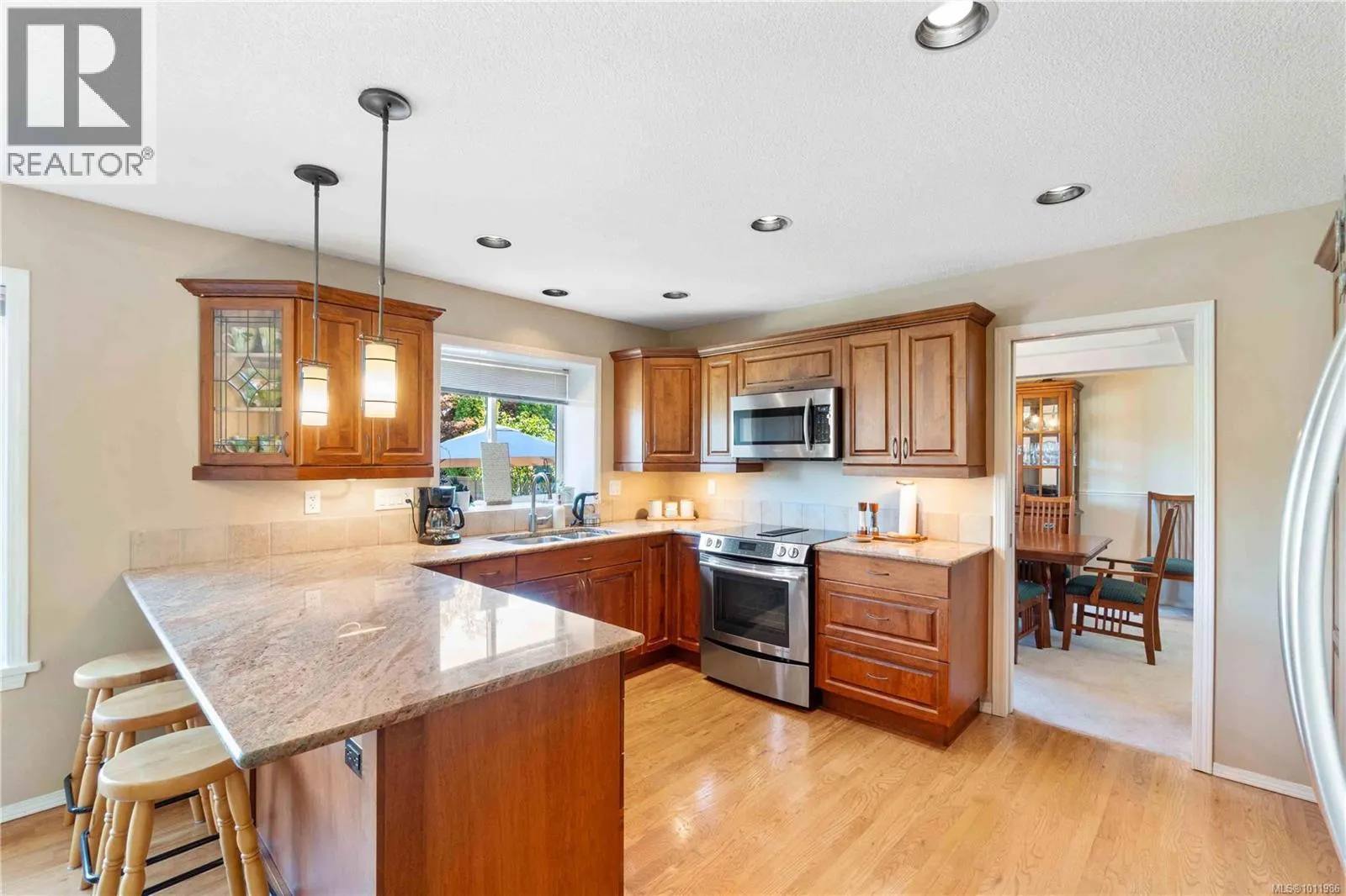 6262 Azure Rd