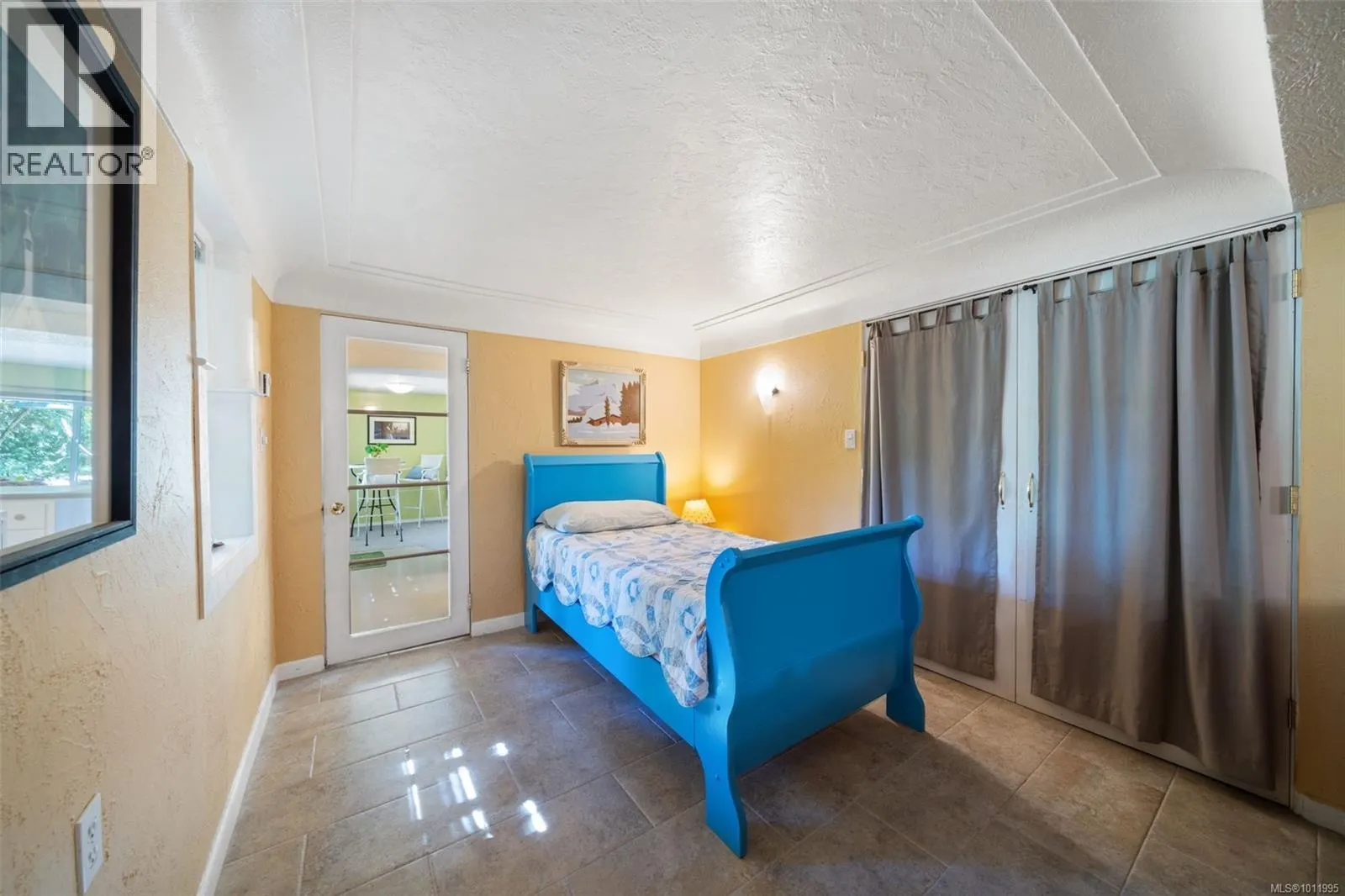 5932 West Saanich Rd