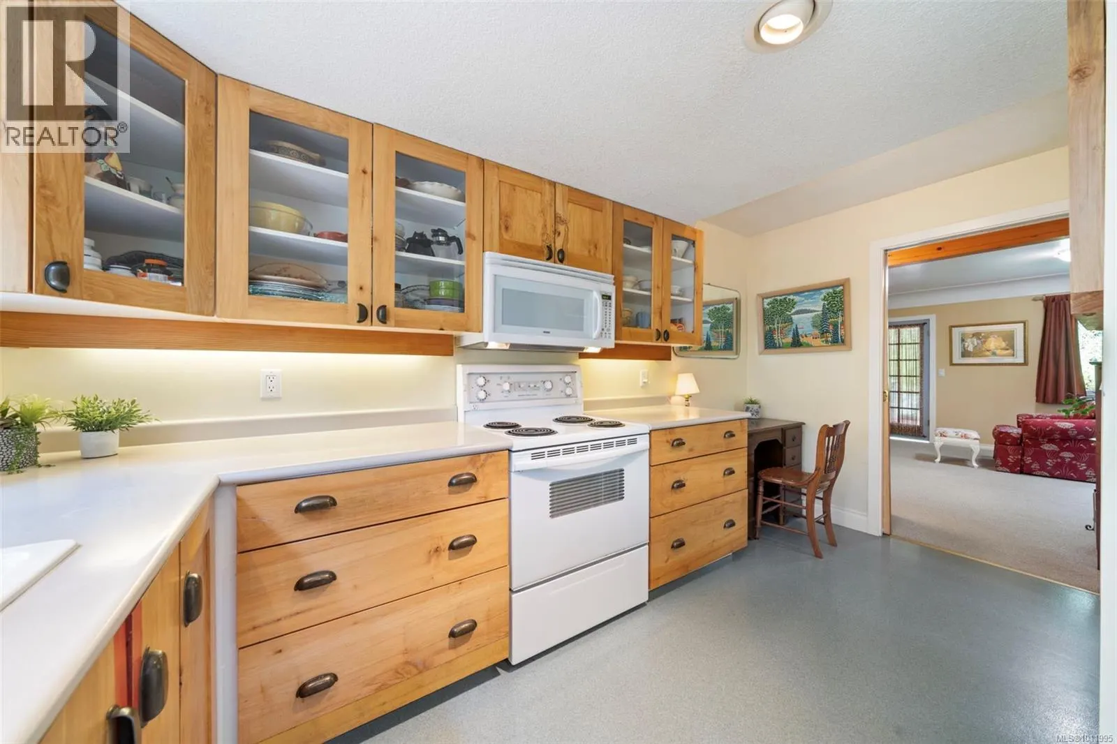 5932 West Saanich Rd
