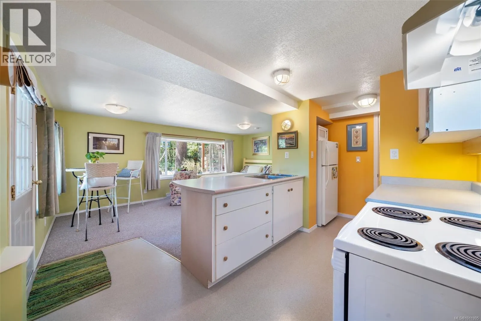 5932 West Saanich Rd
