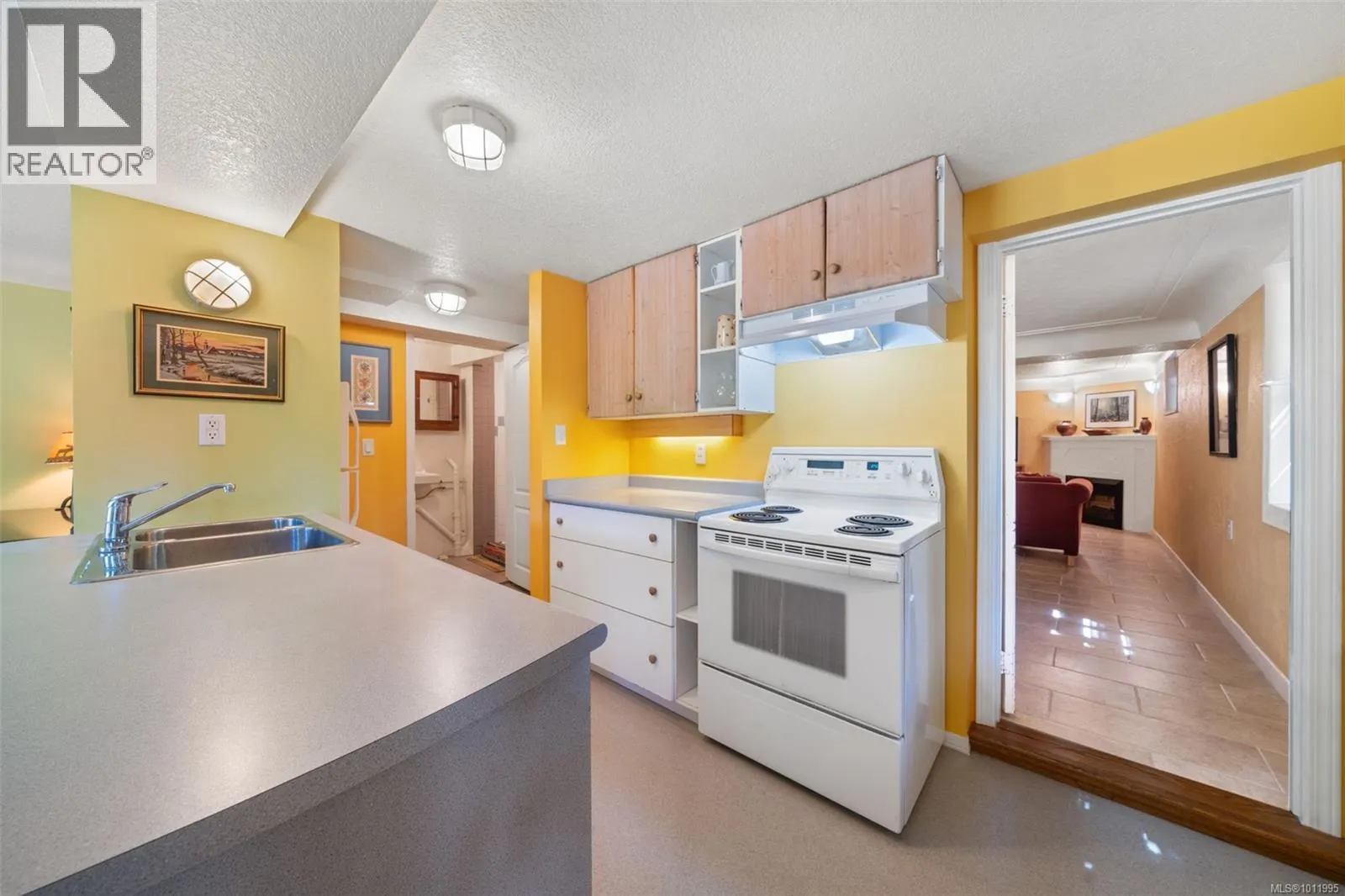 5932 West Saanich Rd