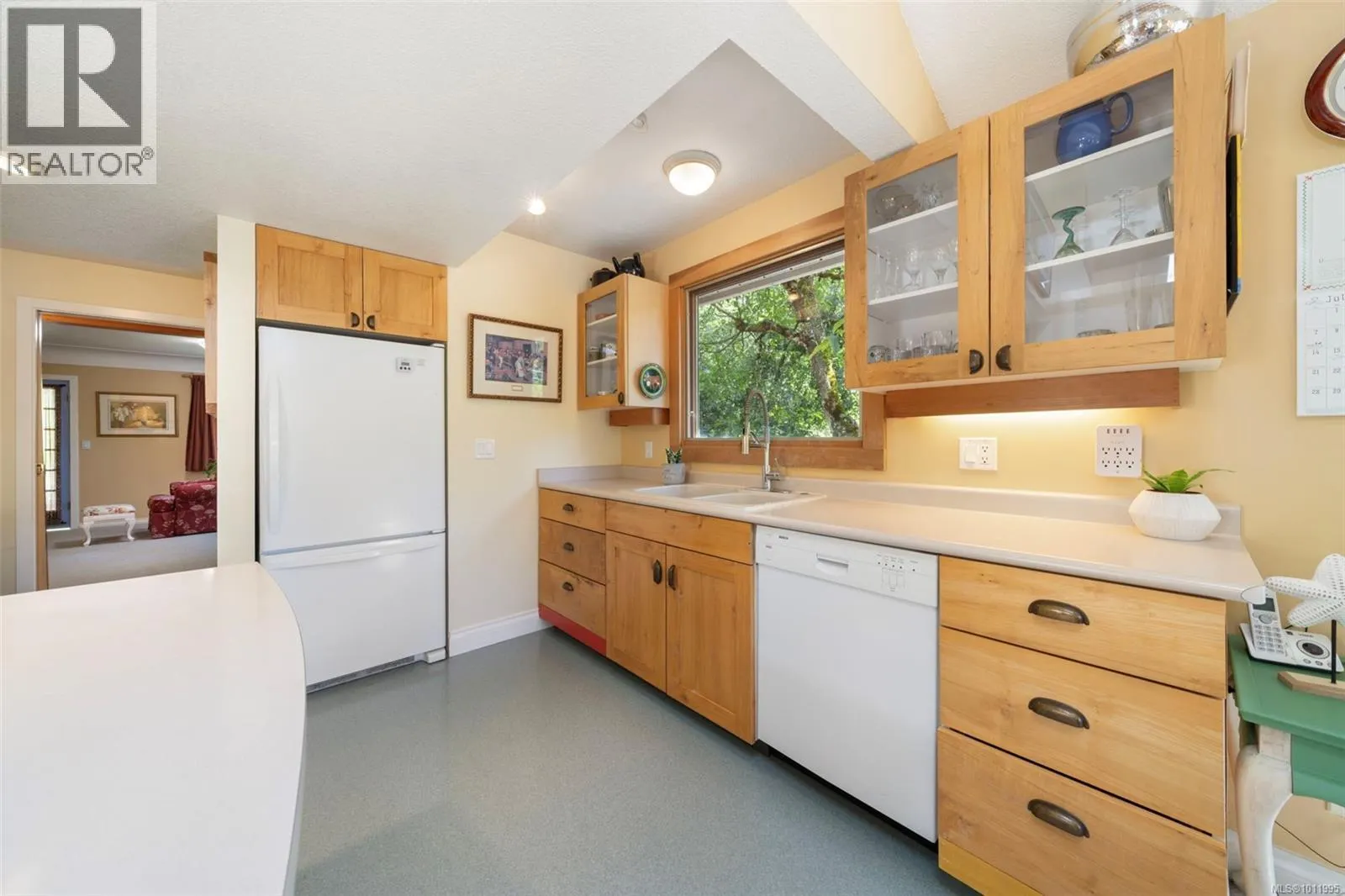 5932 West Saanich Rd