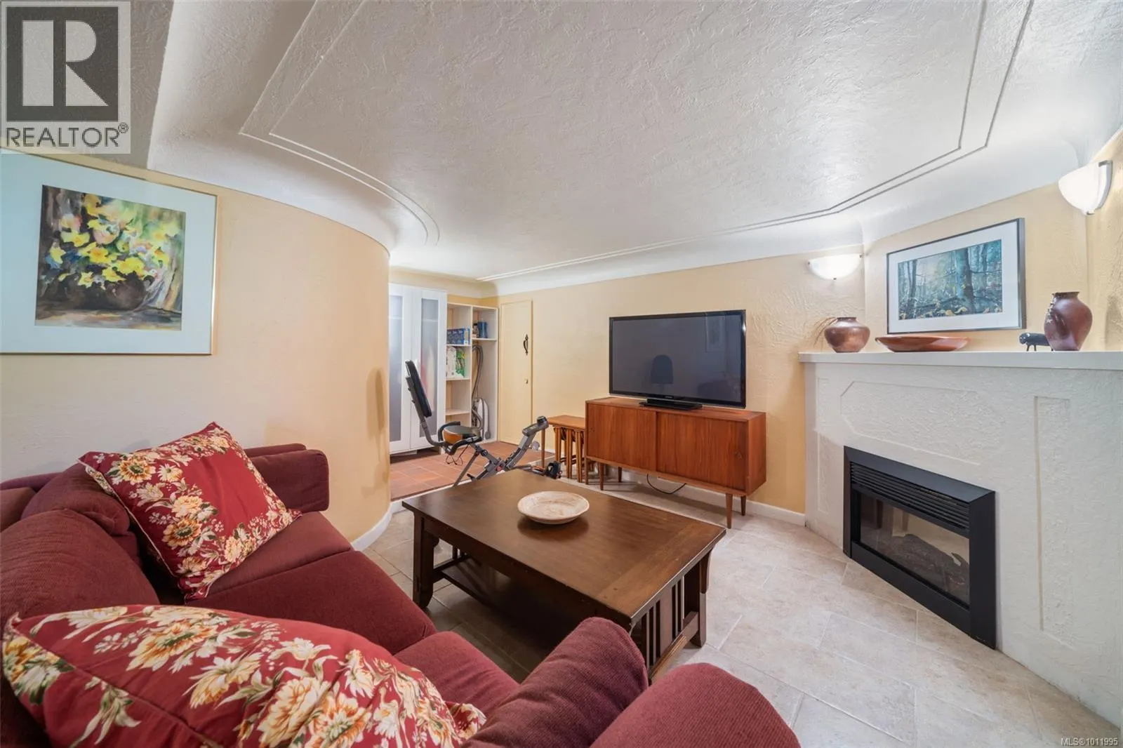5932 West Saanich Rd