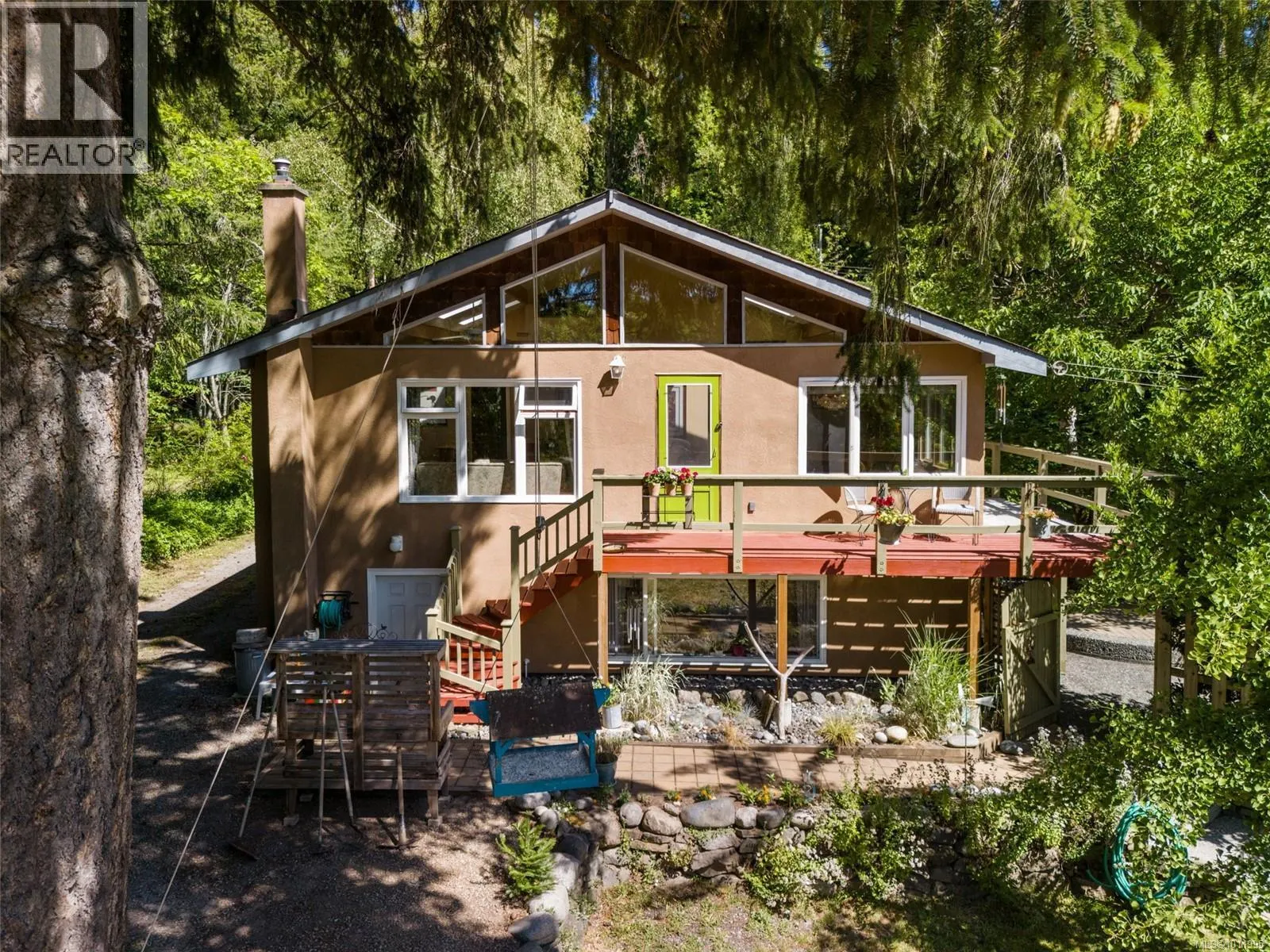 5932 West Saanich Rd
