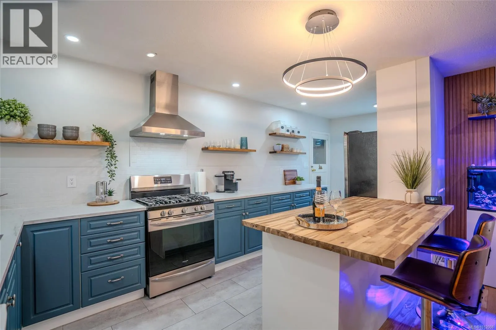 2549 Labieux Rd
