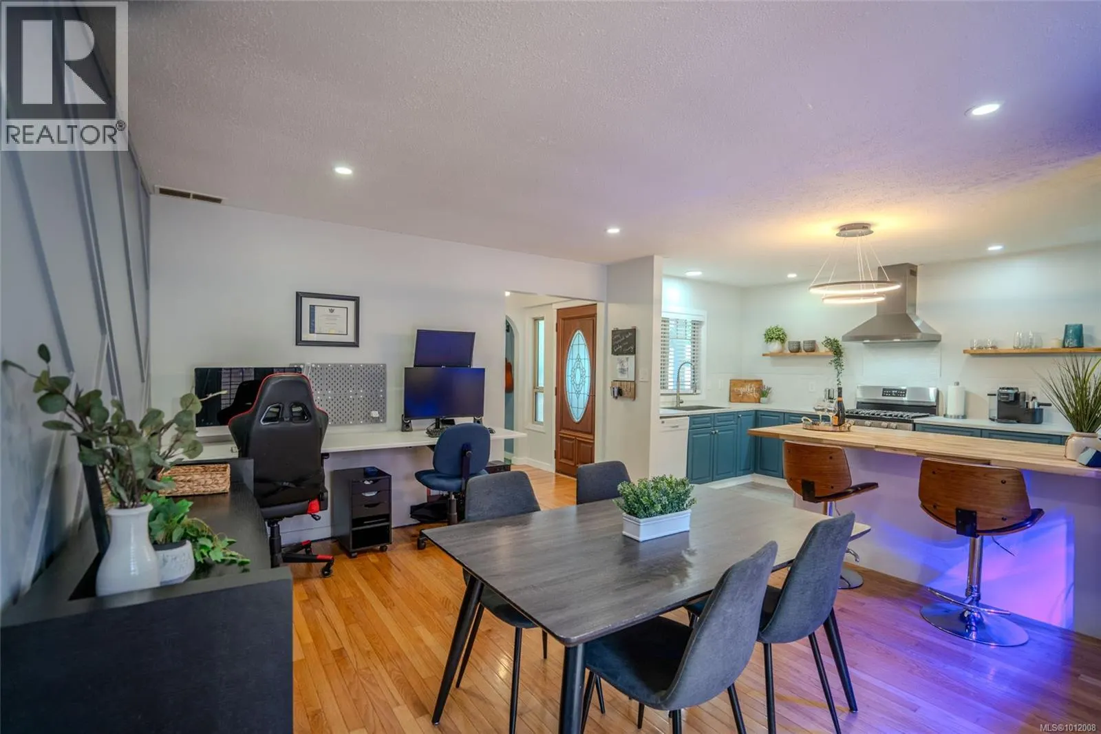 2549 Labieux Rd