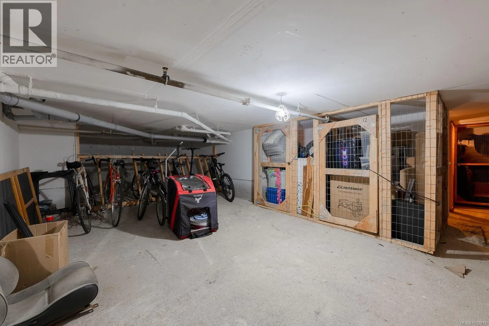 10 8 White St