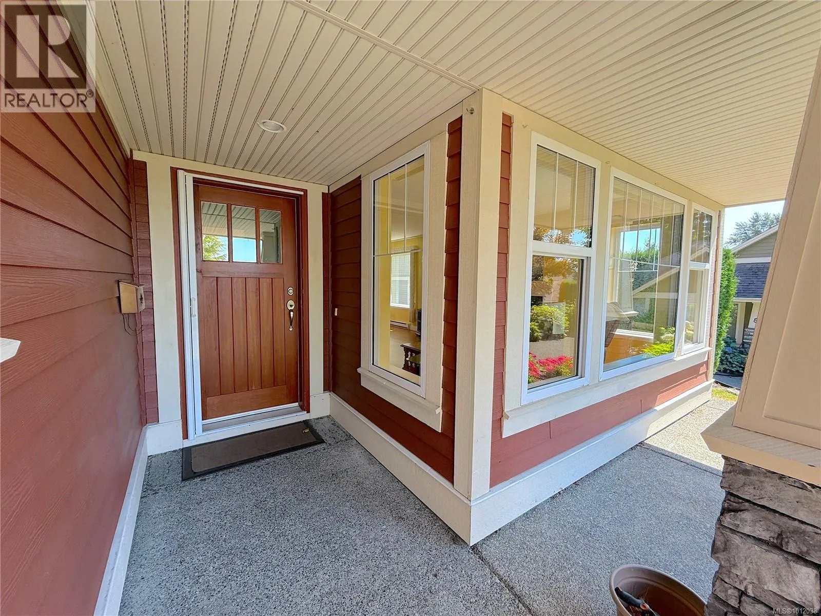 6 769 Merecroft Rd