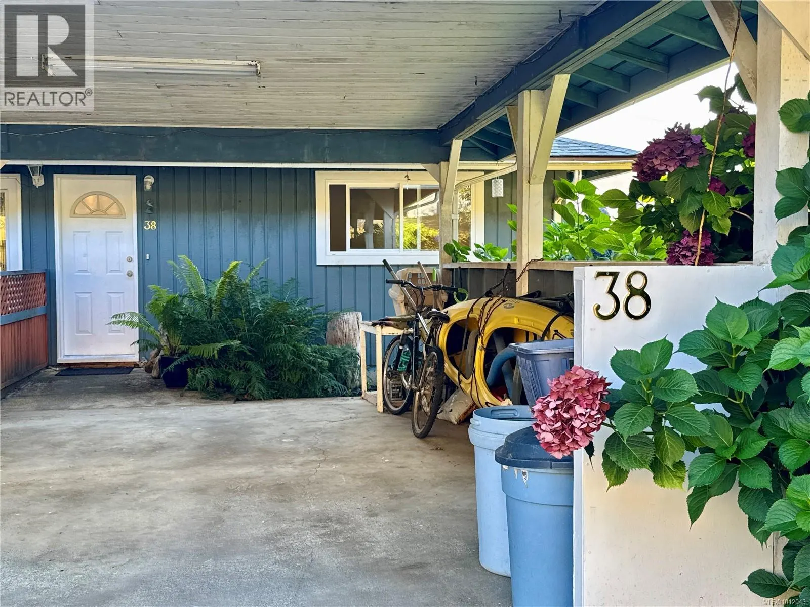 38 Clark Dr