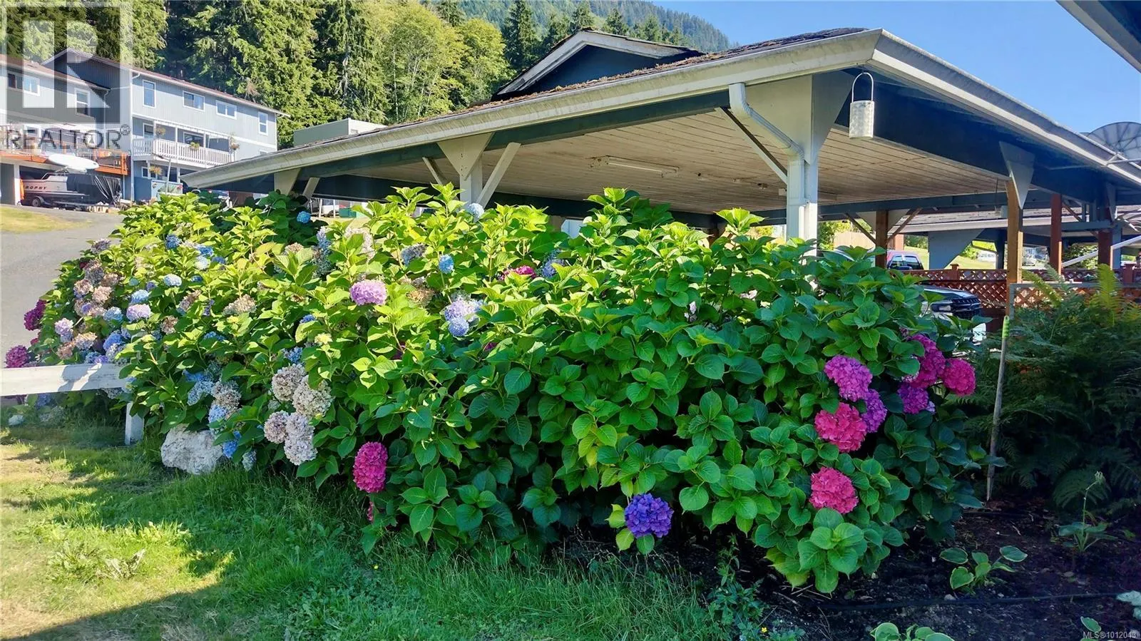 38 Clark Dr
