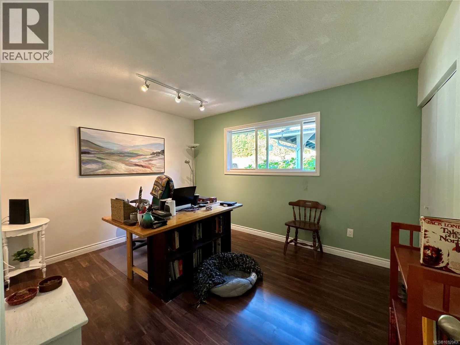 38 Clark Dr