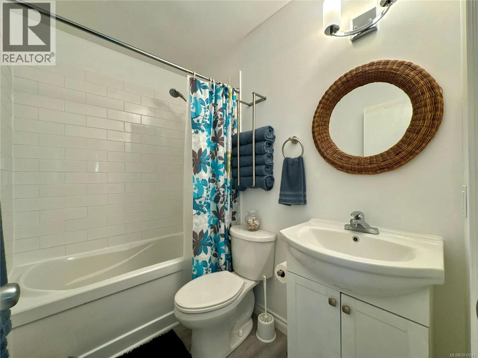 38 Clark Dr