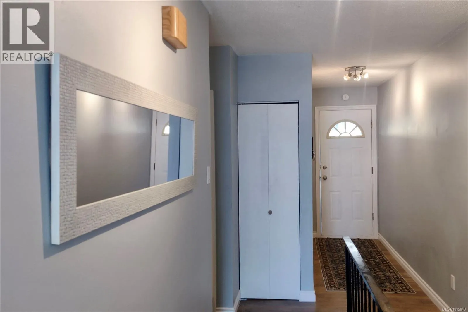38 Clark Dr