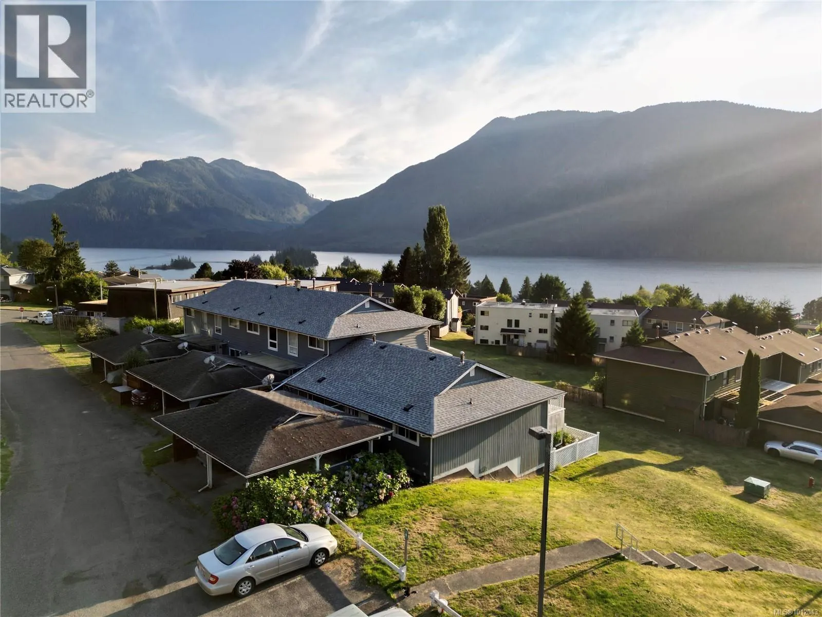 38 Clark Dr