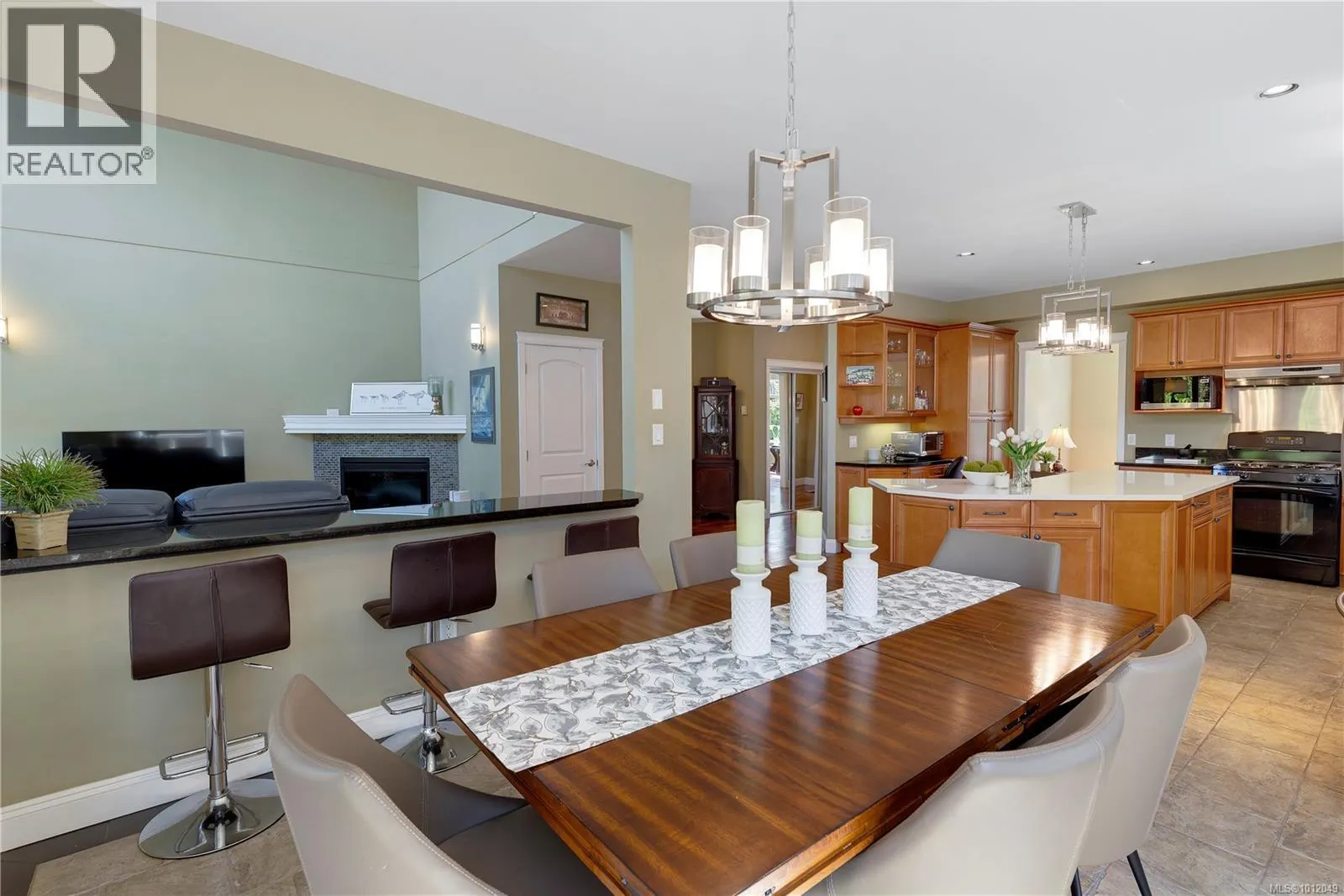 4994 La Quinta Pl
