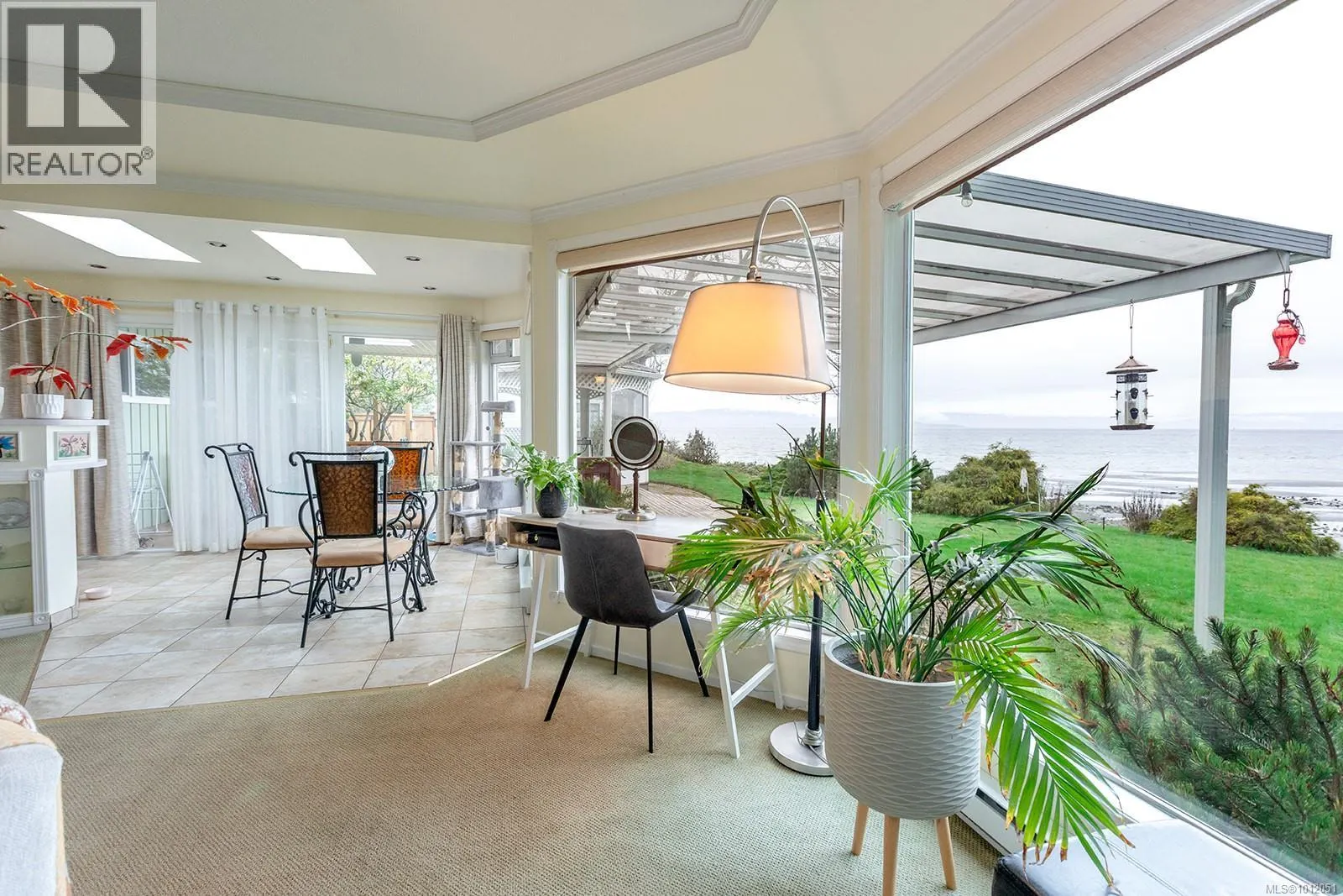 391 Bay Ave