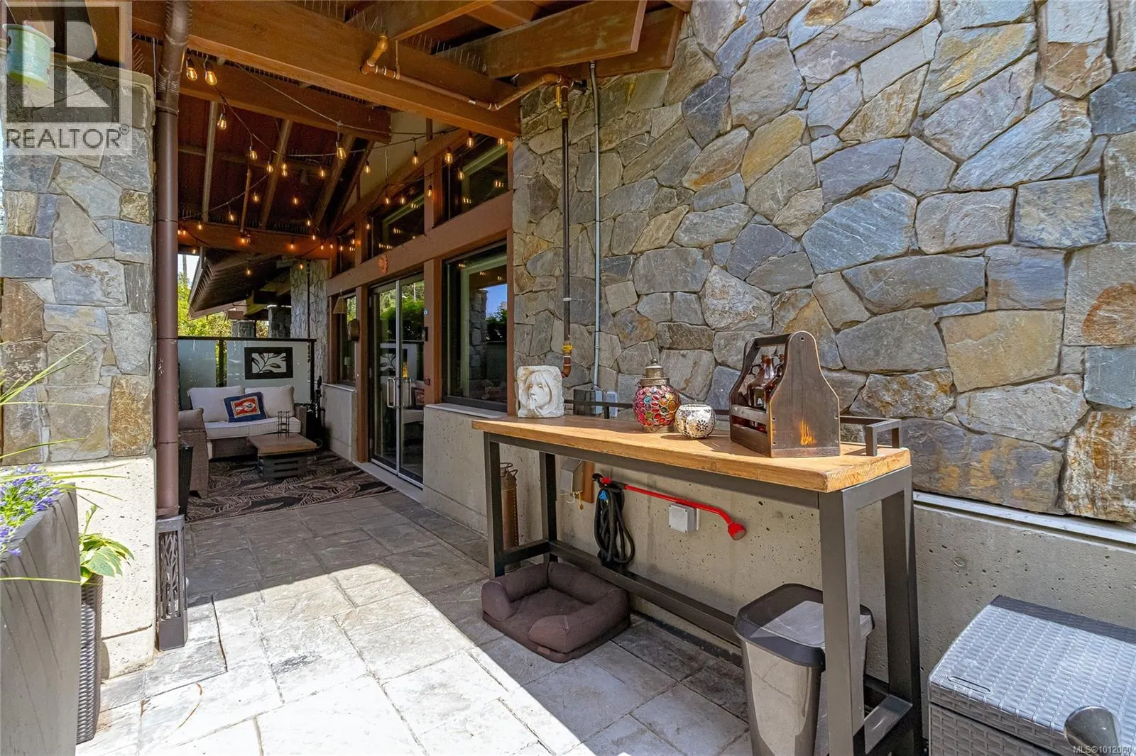106 2049 Country Club Way