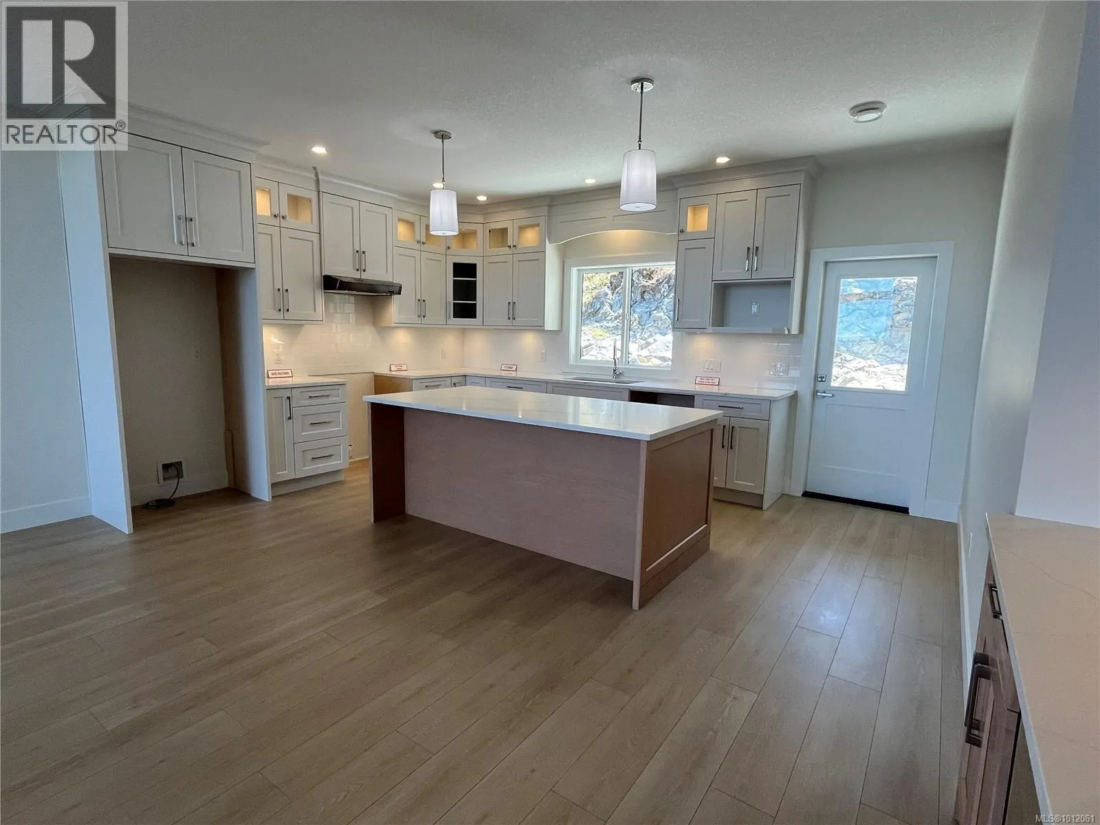 664 Farrell Rd