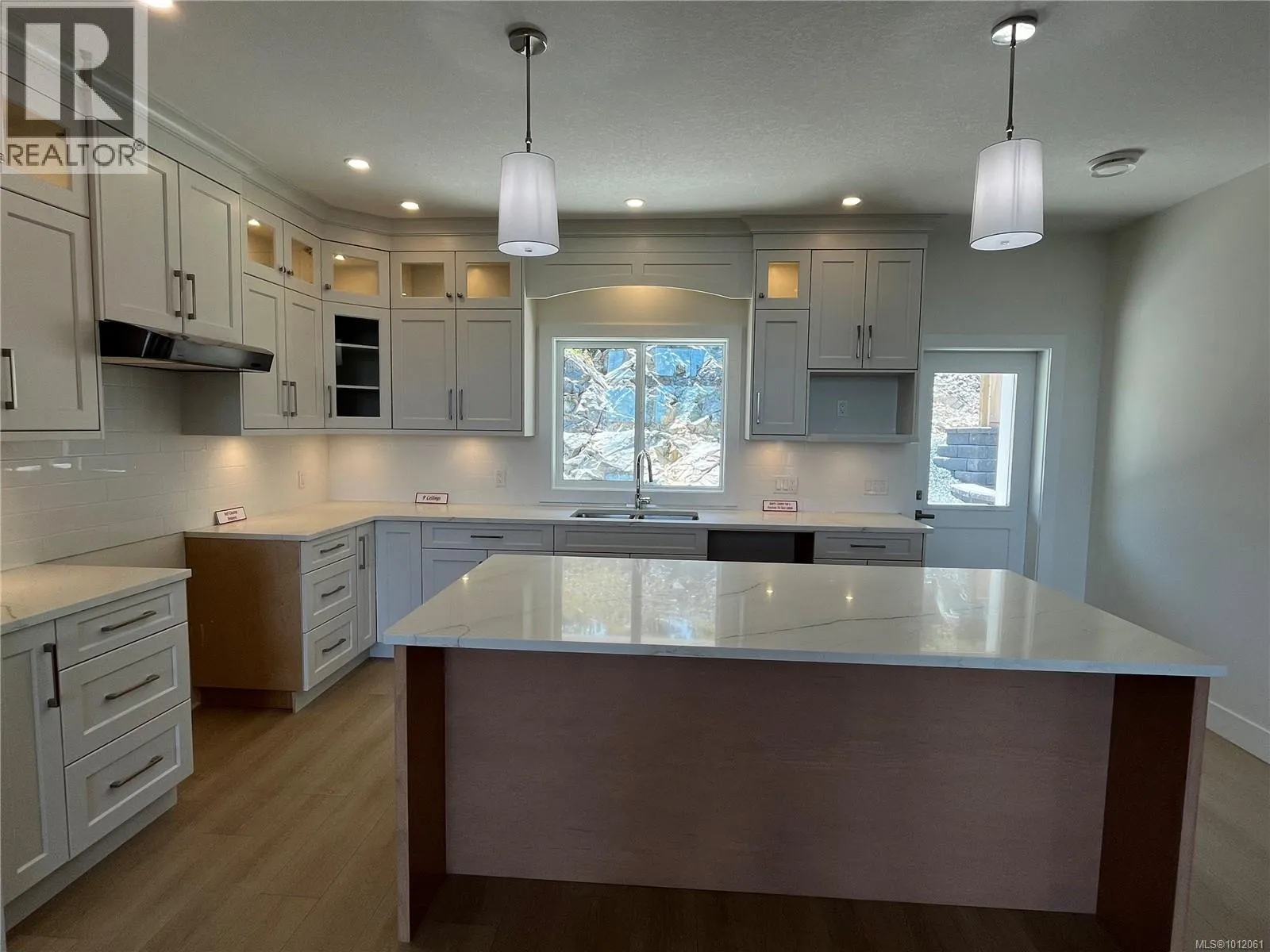 664 Farrell Rd