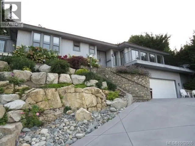 8870 Forest Park Dr