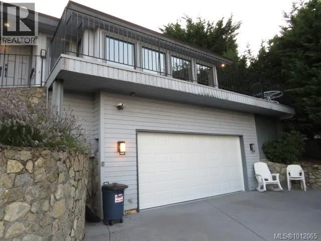 8870 Forest Park Dr