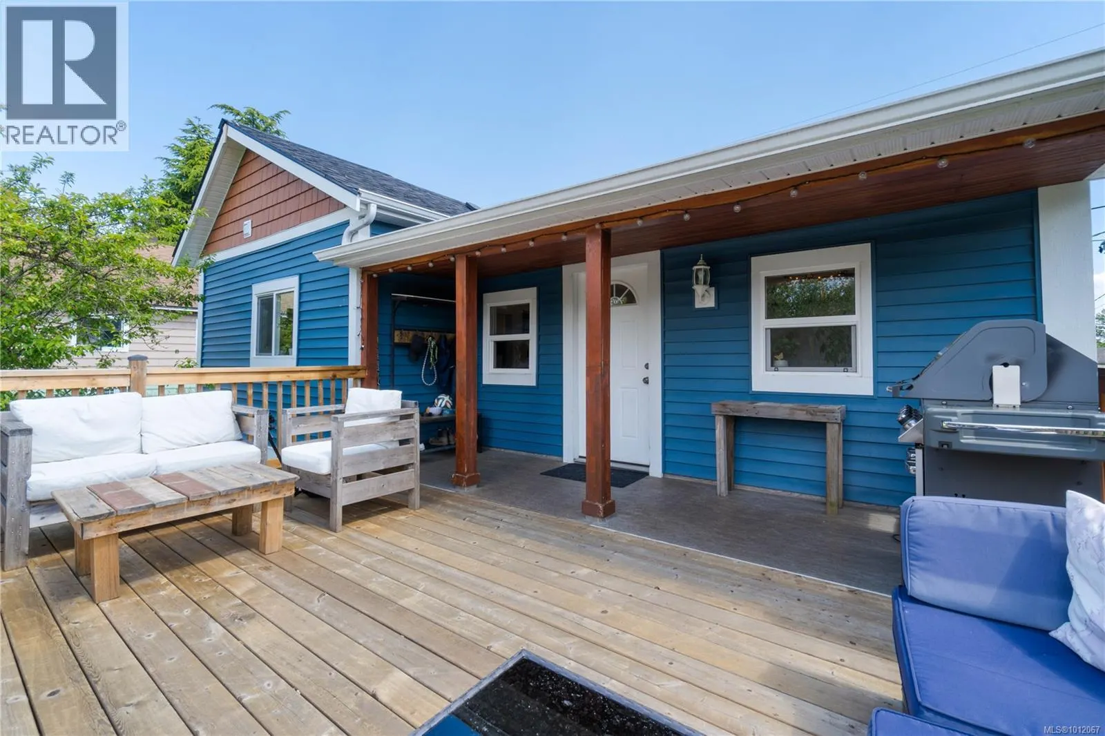 221 Eaton St