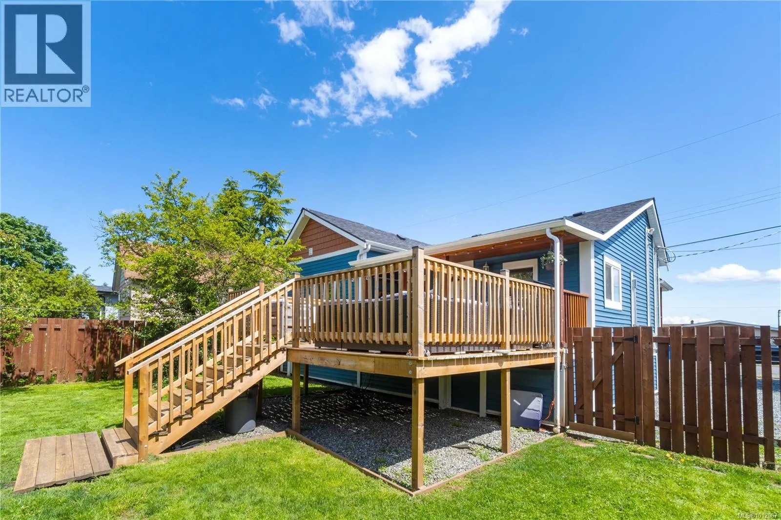 221 Eaton St