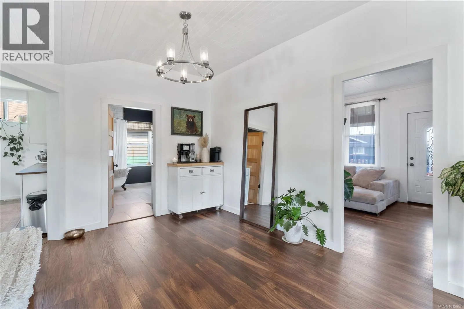 221 Eaton St