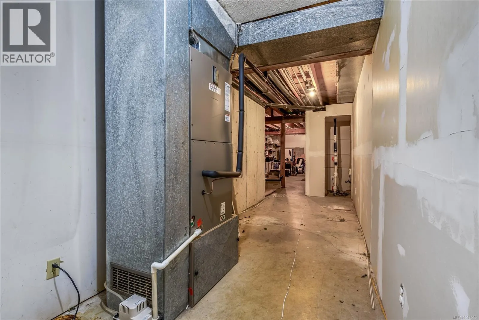 145 Manor Pl