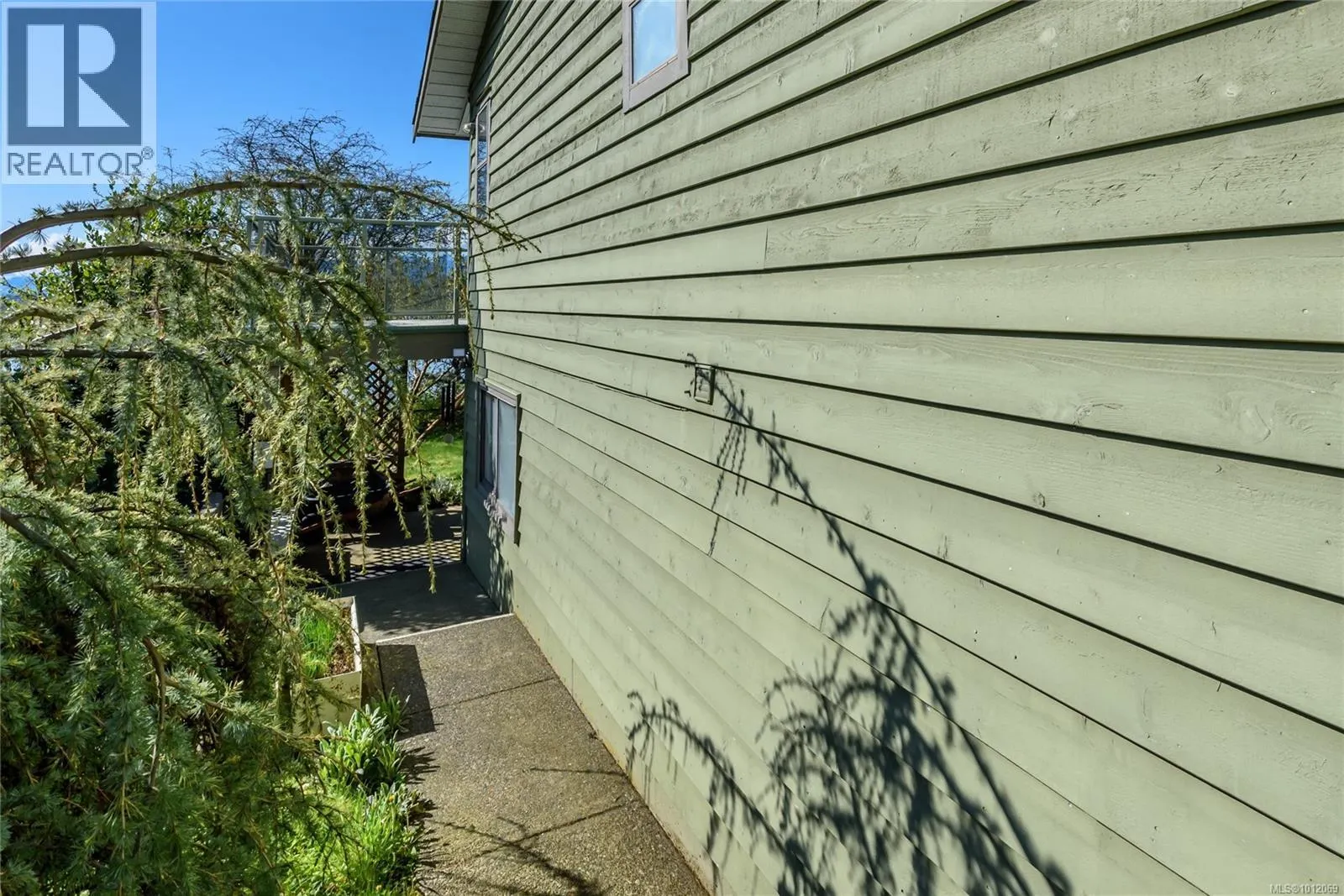 145 Manor Pl