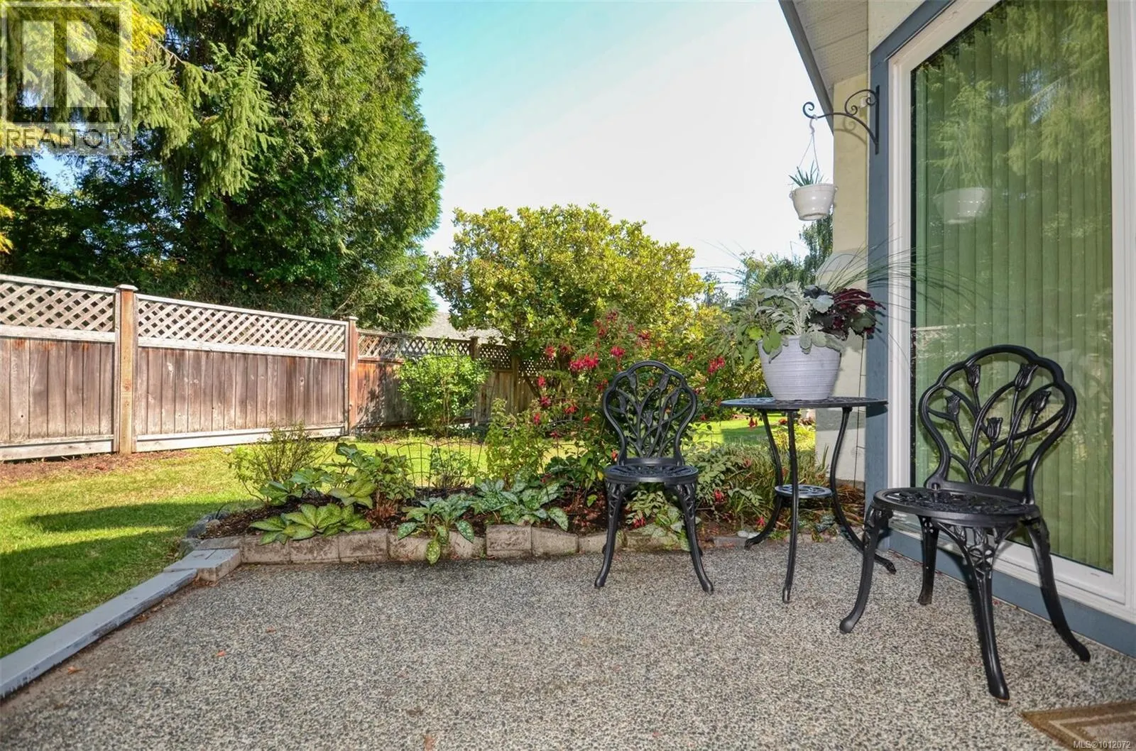 7 5156 Cordova Bay Rd