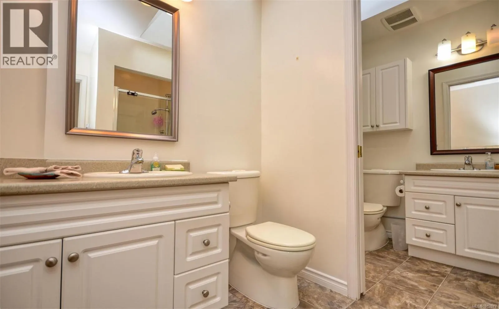 7 5156 Cordova Bay Rd