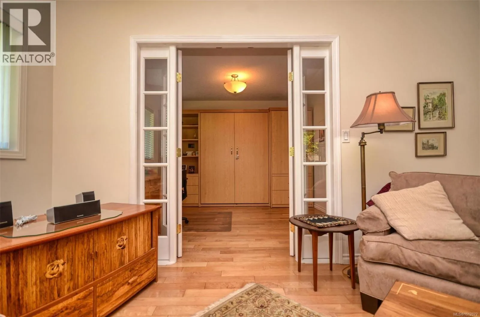 7 5156 Cordova Bay Rd
