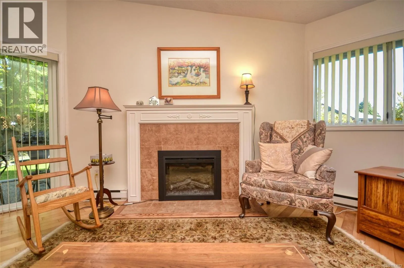 7 5156 Cordova Bay Rd