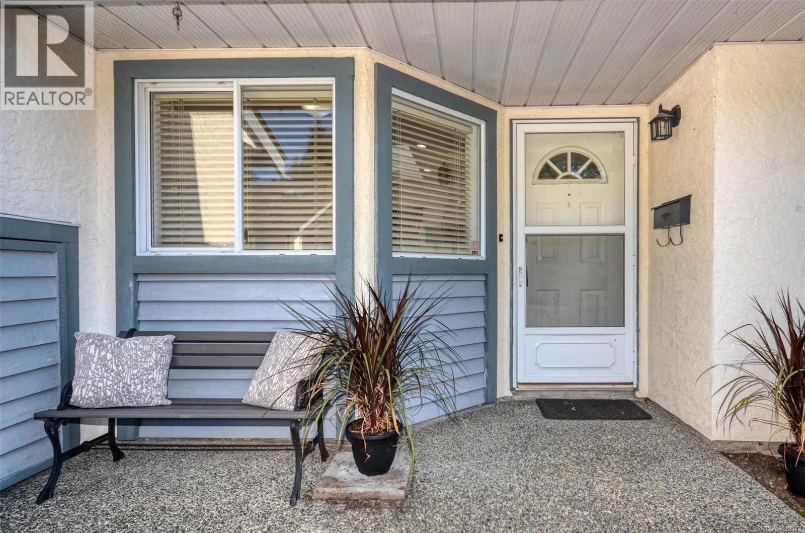 7 5156 Cordova Bay Rd
