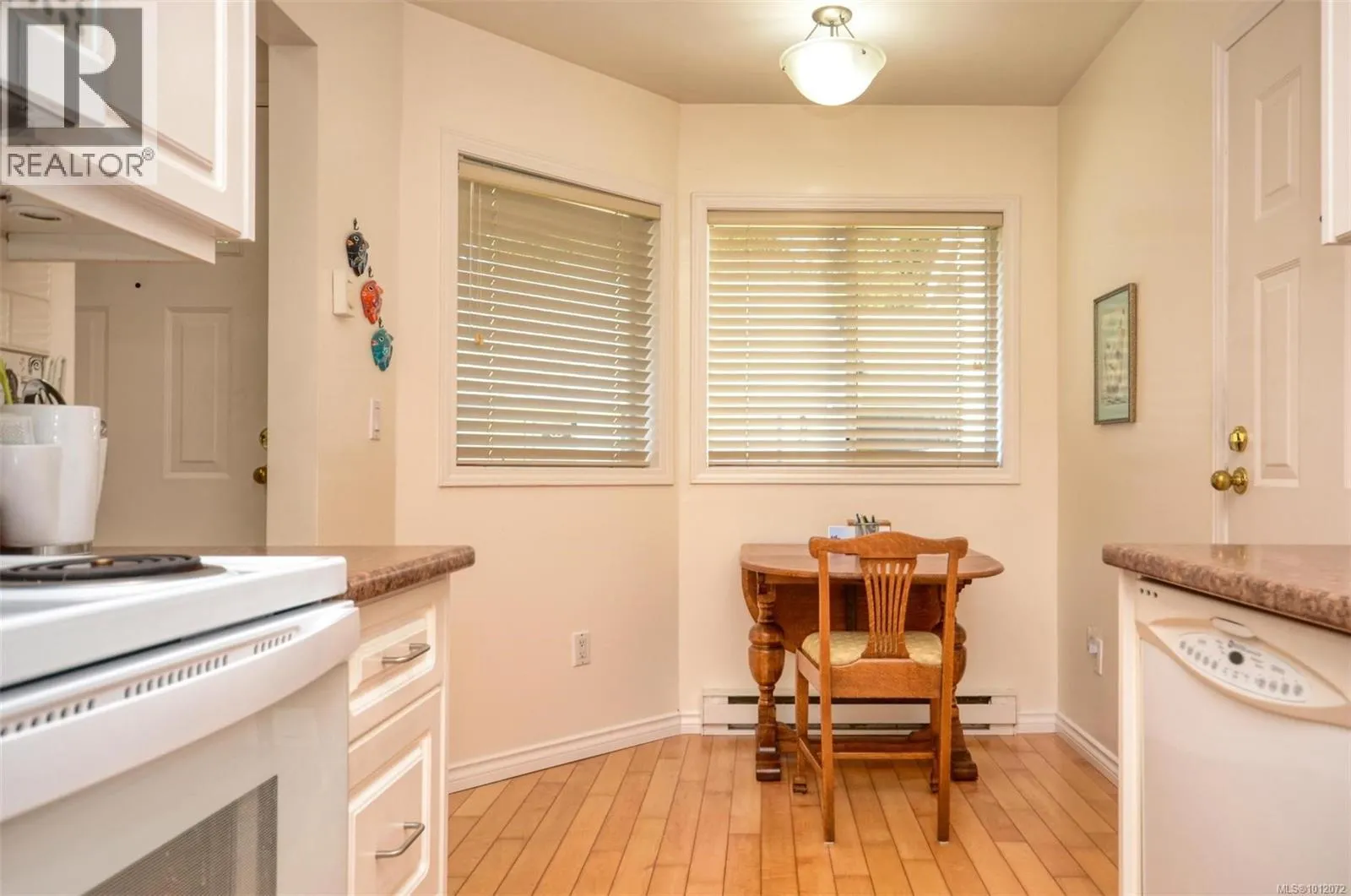 7 5156 Cordova Bay Rd