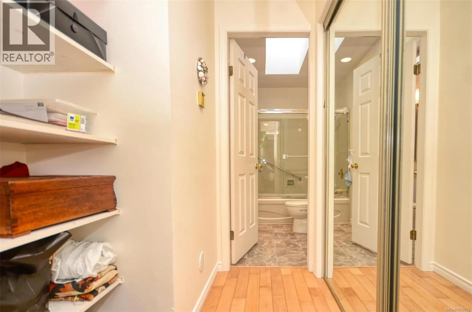 7 5156 Cordova Bay Rd