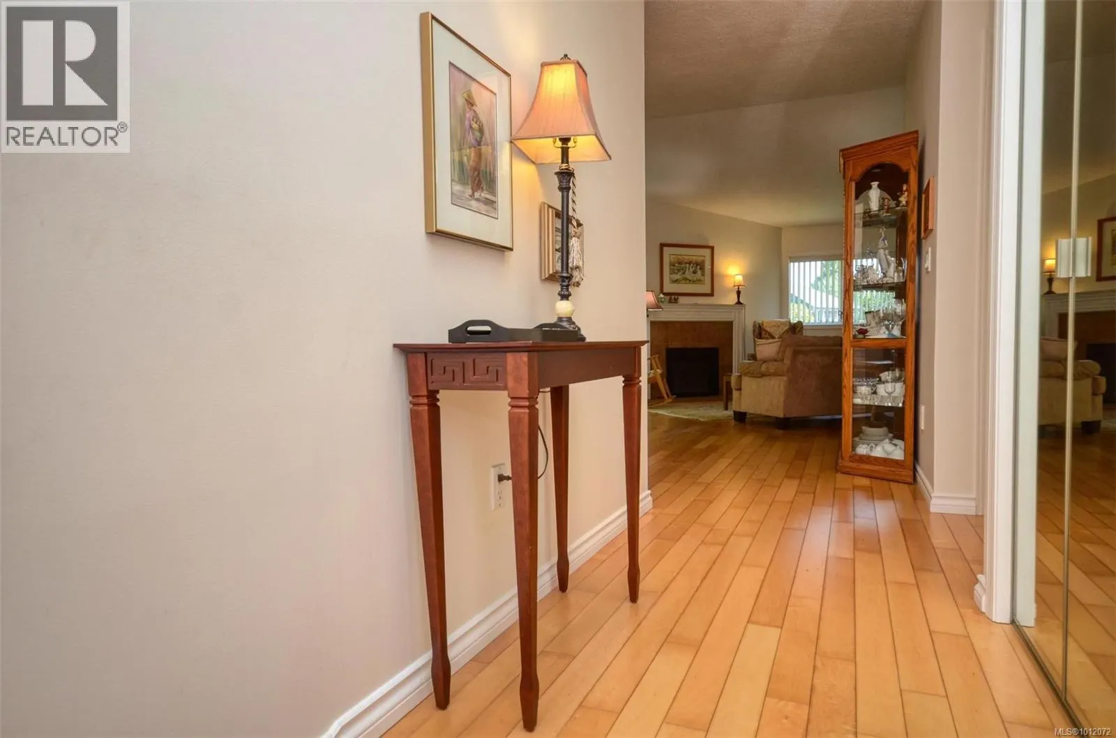 7 5156 Cordova Bay Rd
