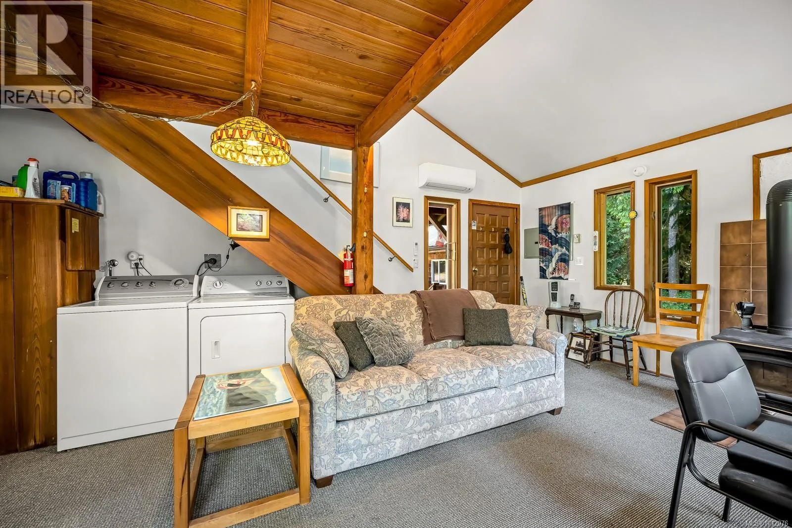 8905 MALLARD Way