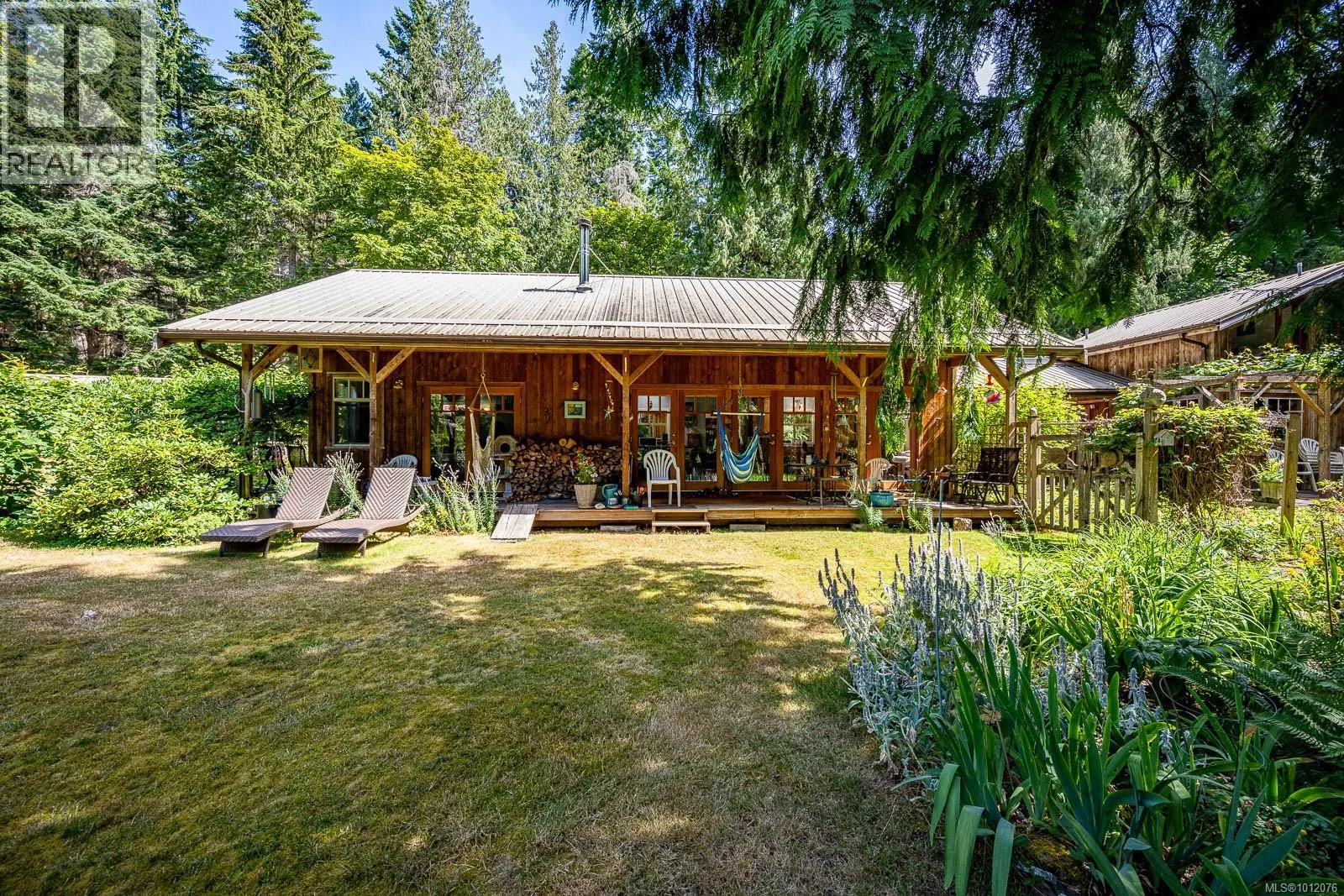 8905 MALLARD Way