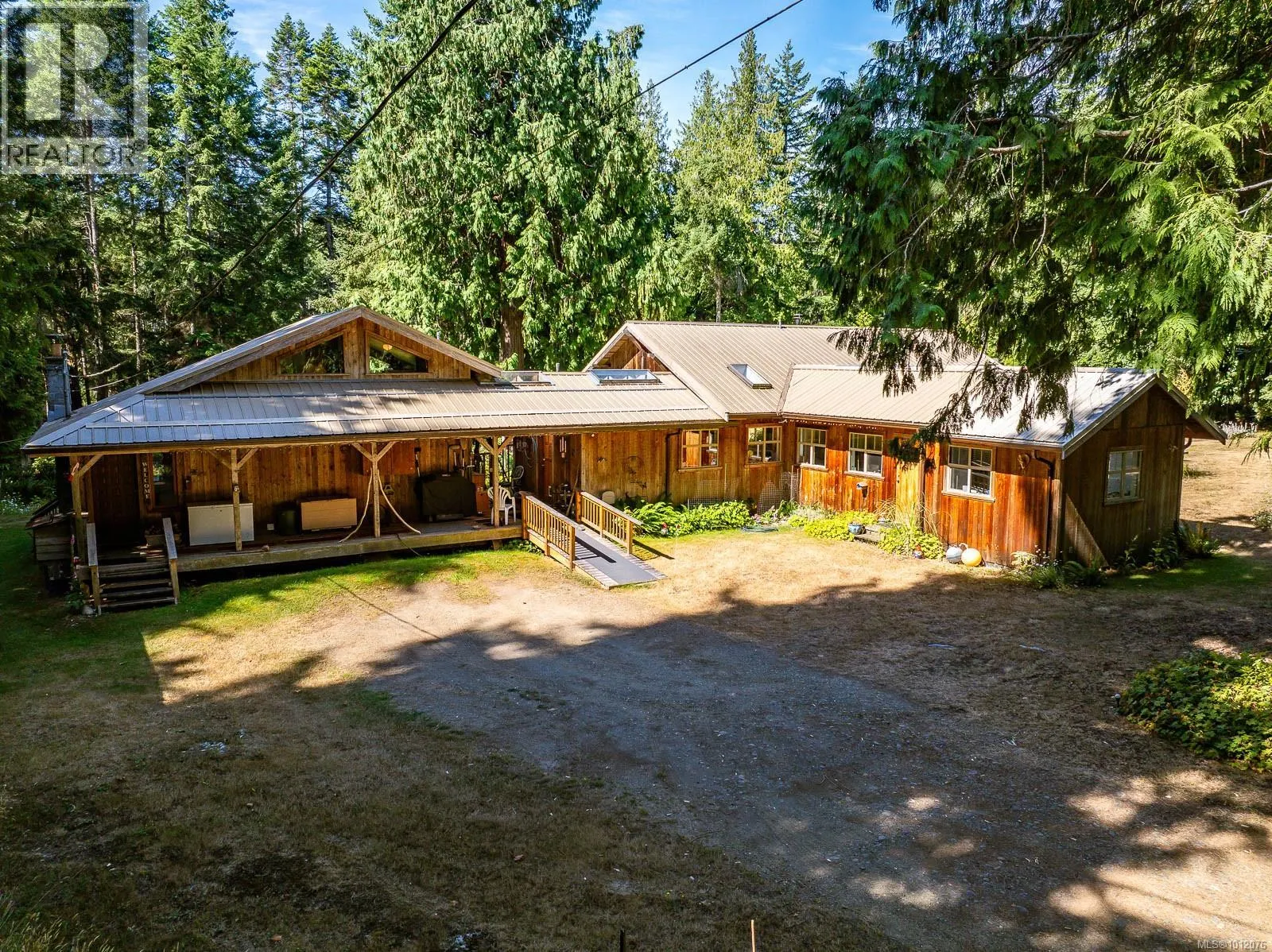 8905 MALLARD Way