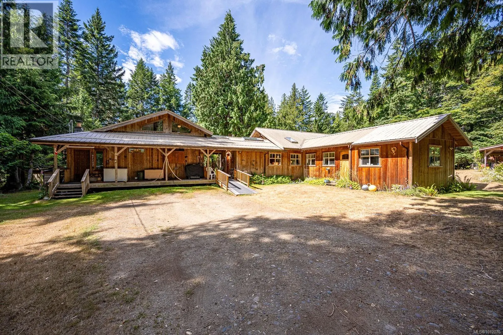 8905 MALLARD Way