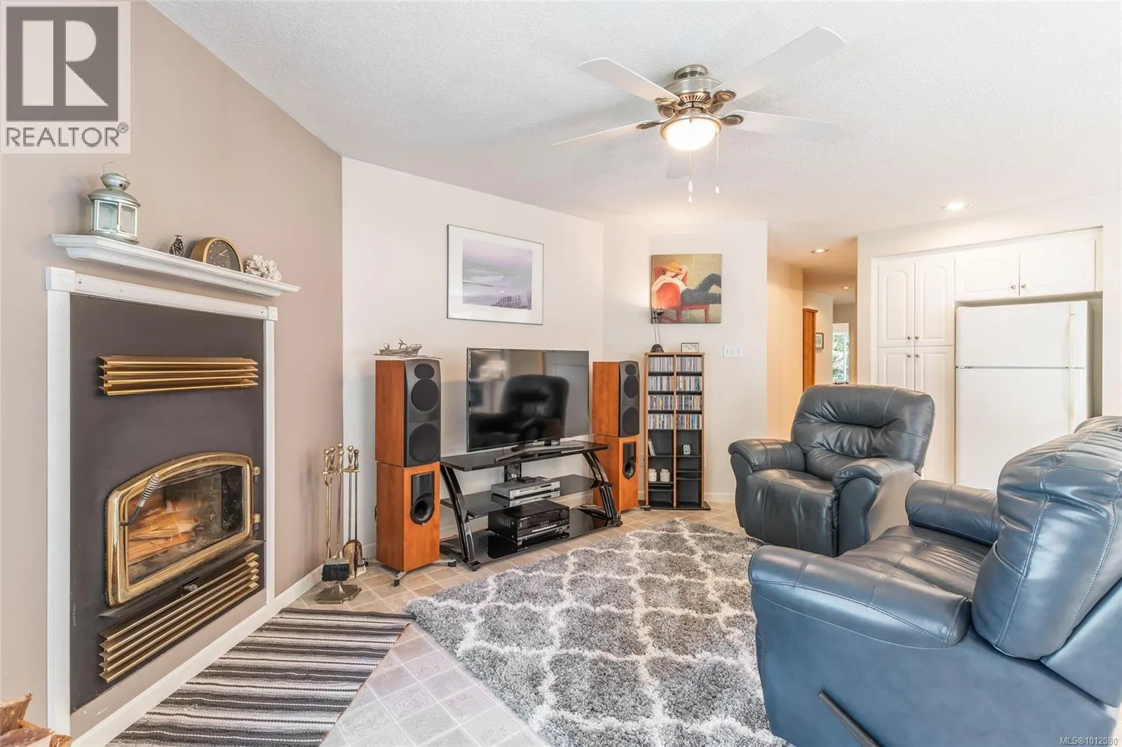 1569 Benzon Cres