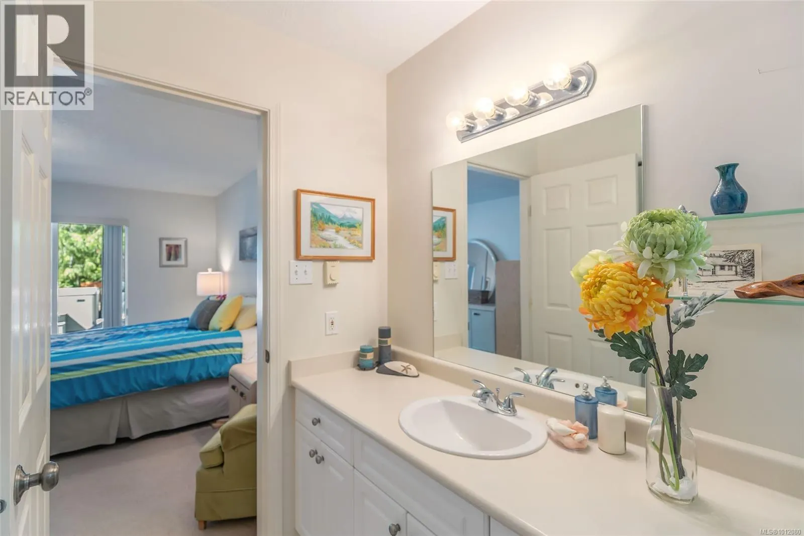 1569 Benzon Cres