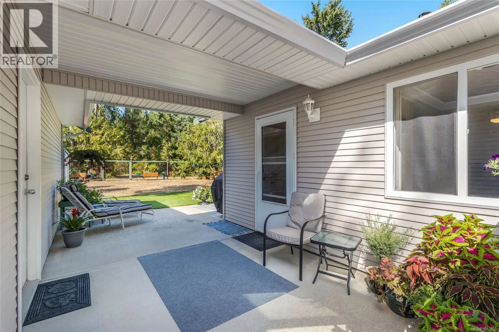 1569 Benzon Cres