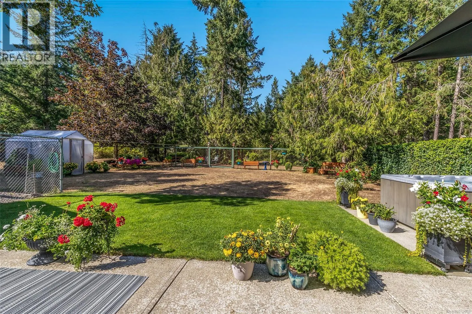1569 Benzon Cres