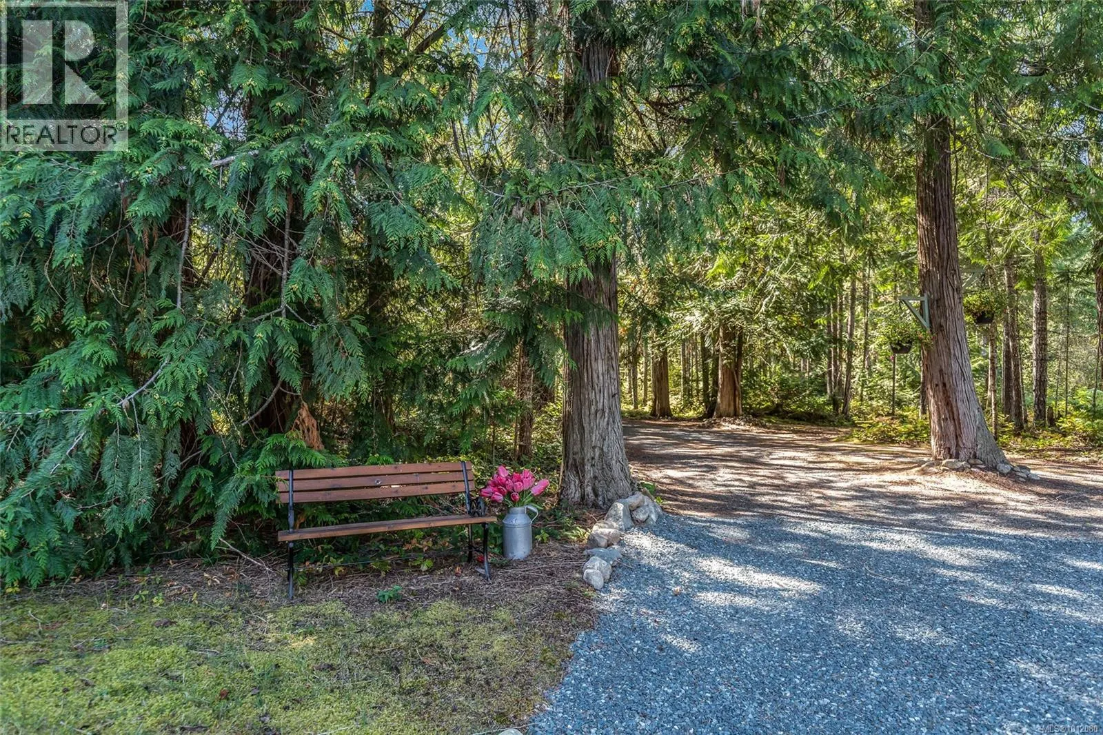 1569 Benzon Cres