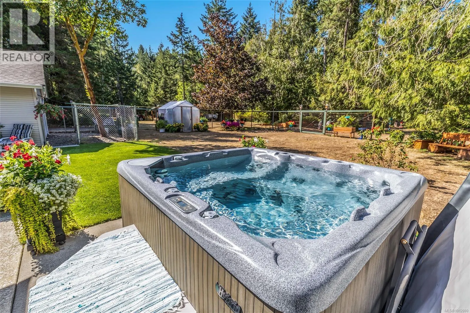 1569 Benzon Cres