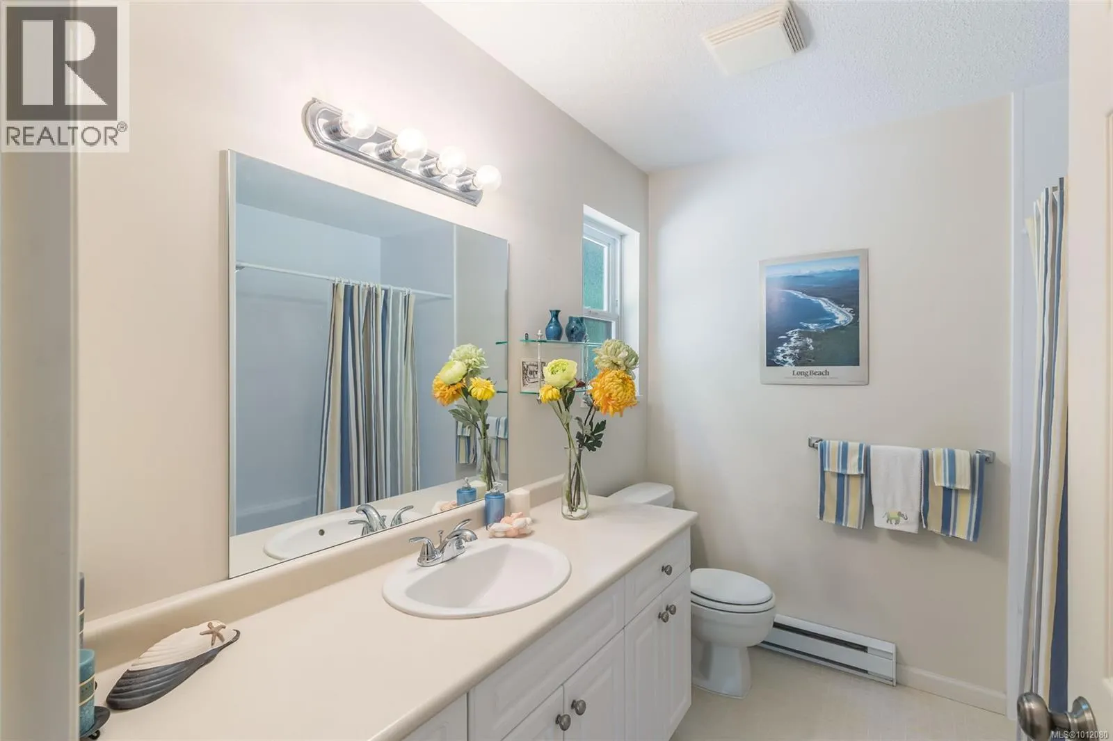 1569 Benzon Cres