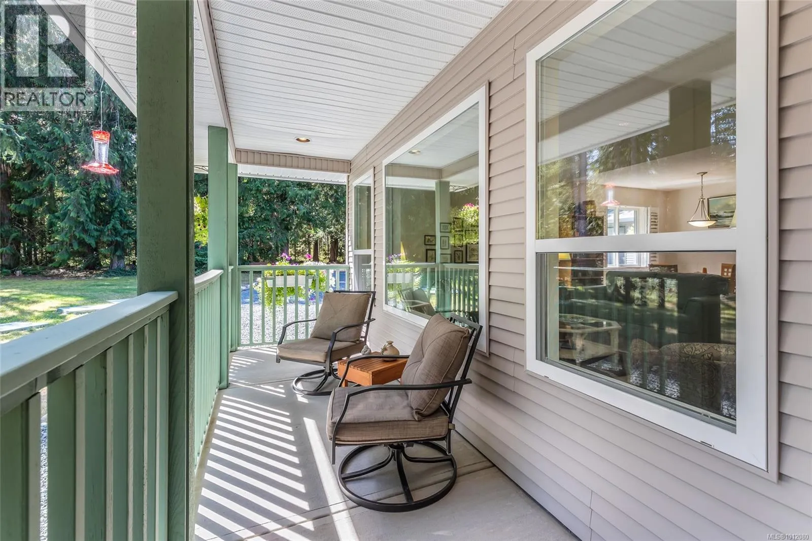 1569 Benzon Cres